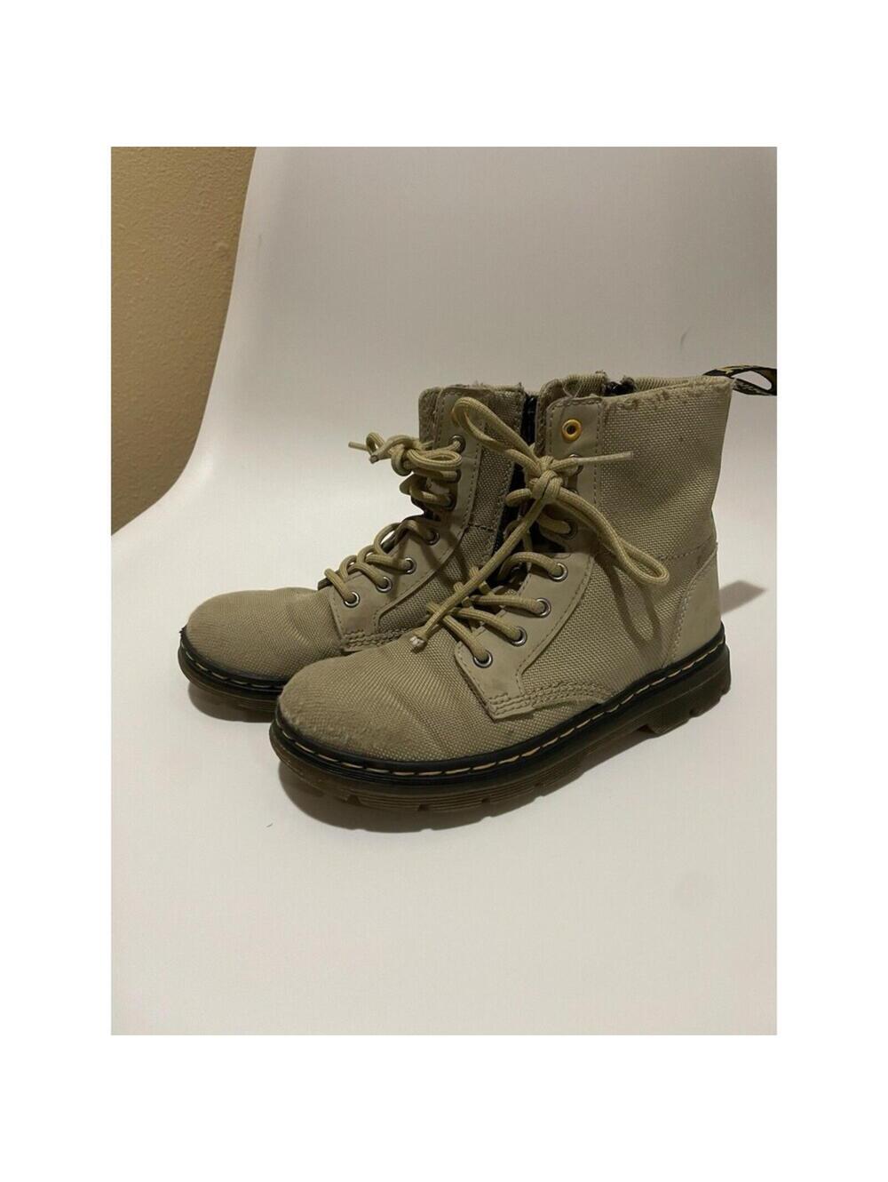Dr. Martens Junior Combs Extra Tough Poly Casual Boots Pale Olive Size 1